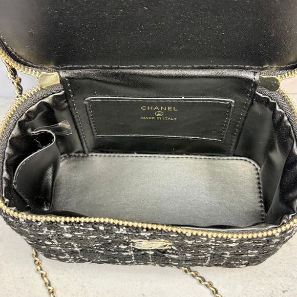 Chanel Tweed Vanity Case with Chain — GWP / Brand New - Picture 11 of 13